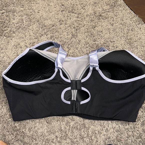 Black and White Sports Bras with Adjustable Straps - Picture 3 of 4